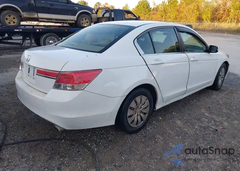 2011 Honda Accord 2.4 Lx z USA, uszkodzony, nr VIN 1HGCP2F35BA152182